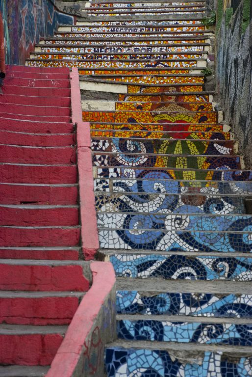 Valparaiso in una scalinata di mosaici. Bellissima!